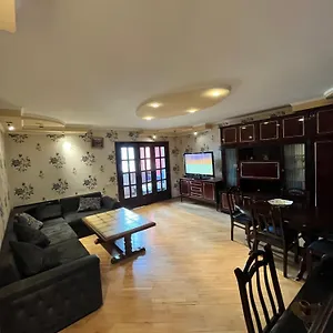  Апартаменты Happy In